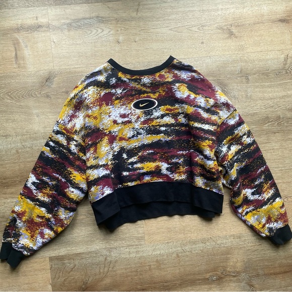 Nike sports team Women’s Abstract Sweatshirt M Fleece Pullover Logo Crewneck - Picture 1 of 6
